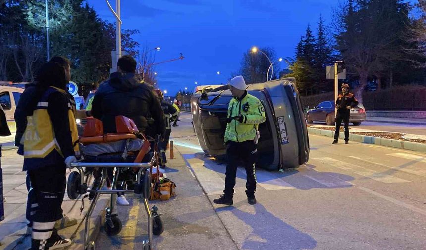 Çorum'da minibüsle çarpışan cip yan yattı: 1 yaralı