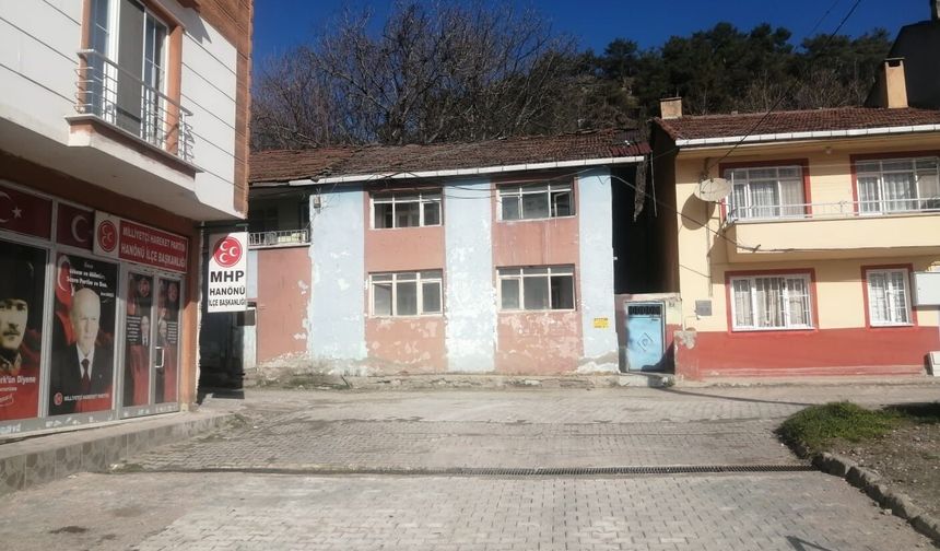 Evinde baygın halde bulunan kadın hastanede hayatını kaybetti