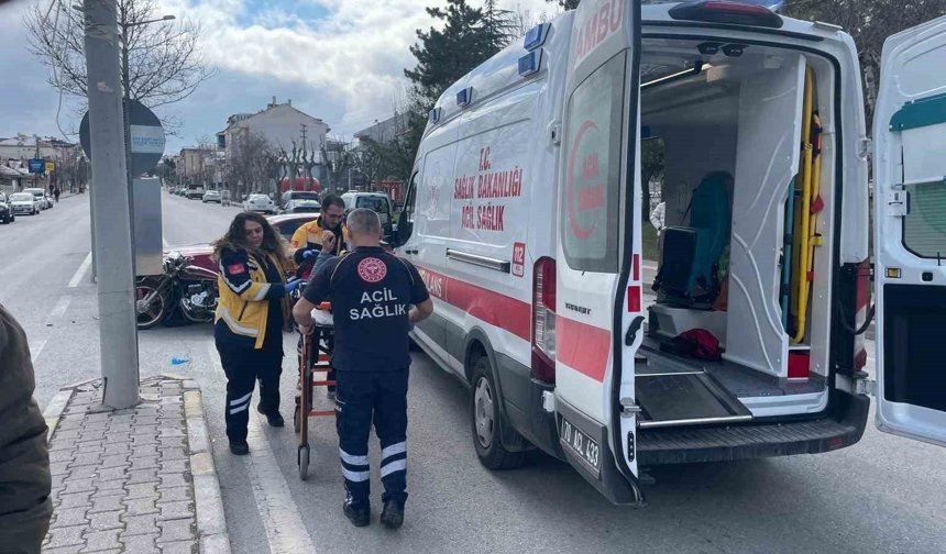 Karaman'da otomobil motosikletle çarpıştı: 1 yaralı