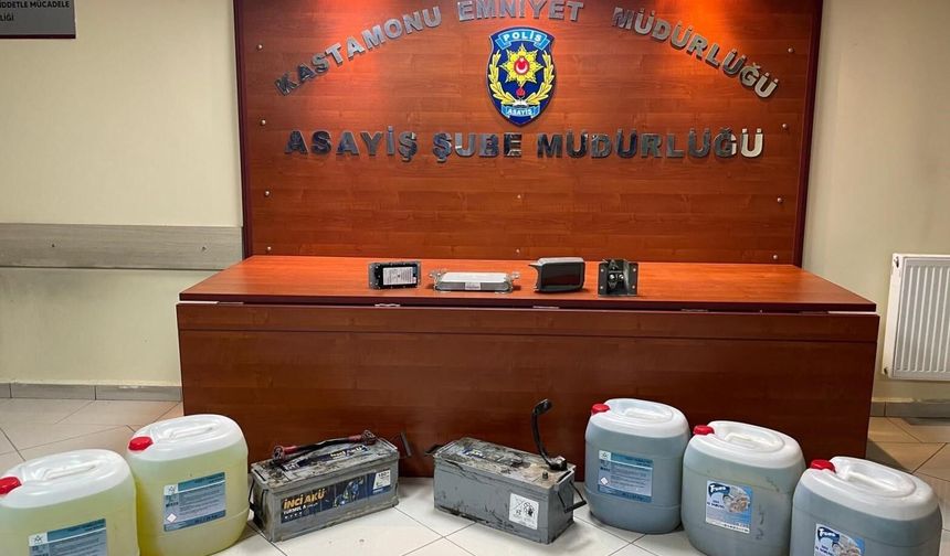 Kastamonu'da iş makinesinden hırsızlık yapan 2 şüpheli yakalandı