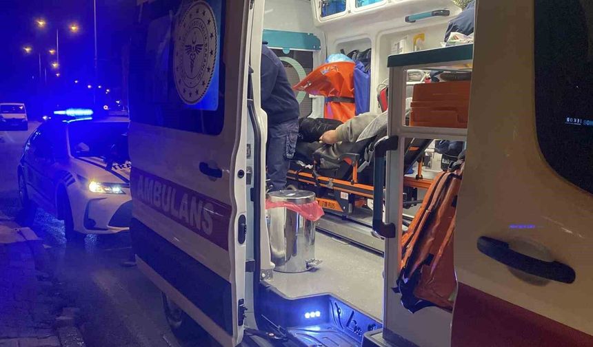 Kavşakta otomobille motosiklet çarpıştı: 1 yaralı