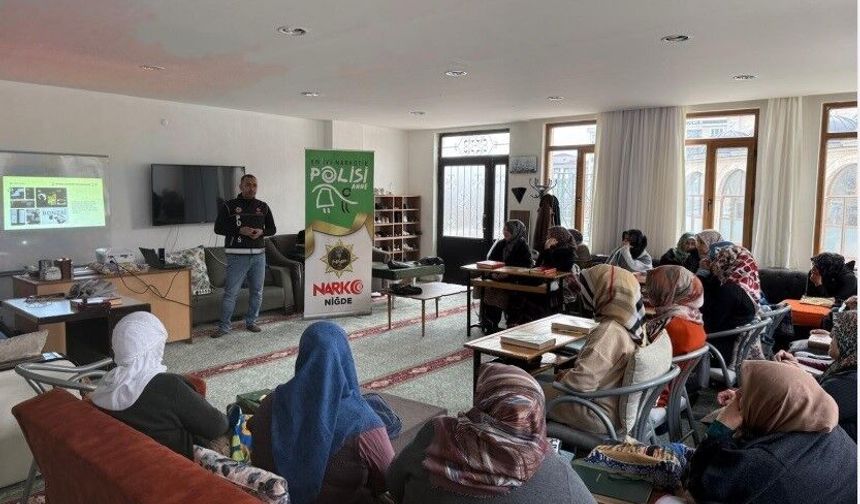 Narkotik ekiplerinden bir haftada 20 bilgilendirme etkinliği