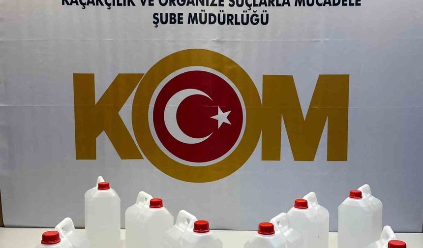 Samsun'da 40 litre kaçak etil alkol ele geçirildi