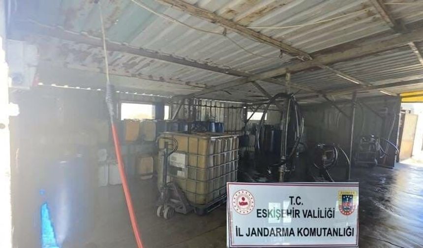 Yasa dışı akaryakıtı piyasaya sürmeye hazırlanan şüpheli yakalandı