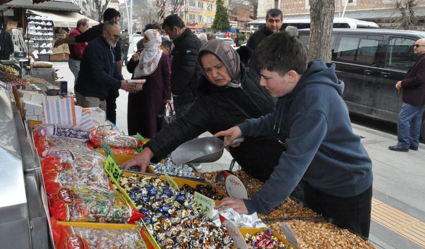 Tokat’ta Bayram Öncesi Alışveriş Hareketliliği Başladı