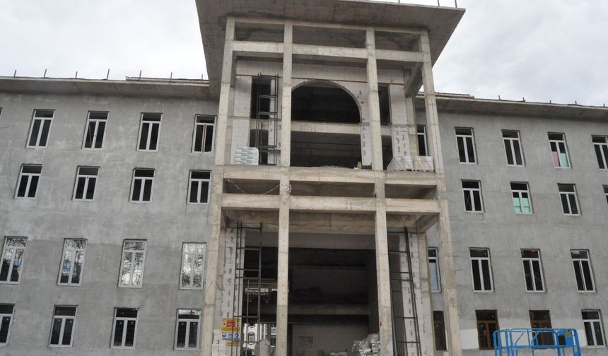 Tokat Valiliği Hizmet Binası’nda açılış tarihinin adı kondu