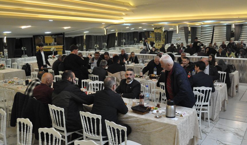 İYİ Parti'den Muhtarlarla İftar Buluşması