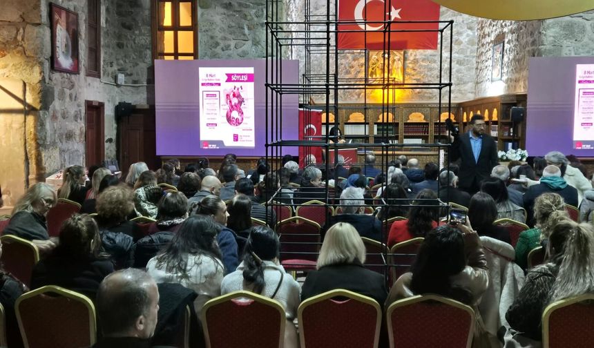 CHP Tokat Kadın Kolları'ndan 8 Mart Paneli