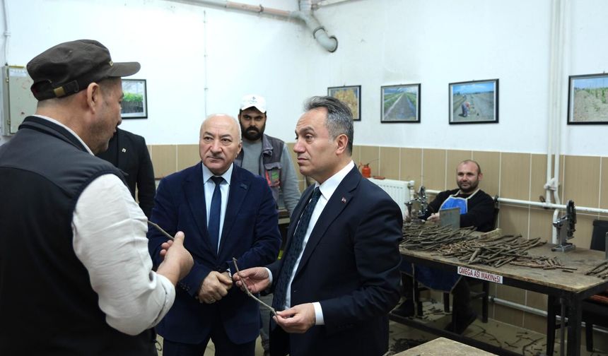 Rektör Yılmaz’dan Bıldırcın ve Beç Tavuğu Ünitesine Ziyaret