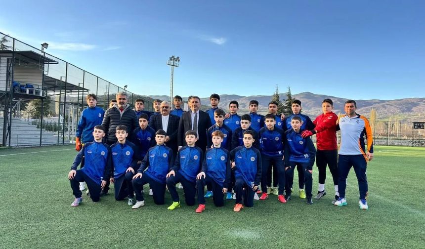 Şampiyon Gençlere, Bozdemir ve Kaya’dan Moral Desteği