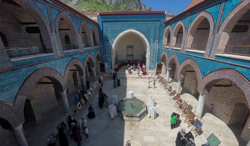 Gökmedrese’nin Manevi Atmosferi Kalemişi Sanatıyla Aydınlandı