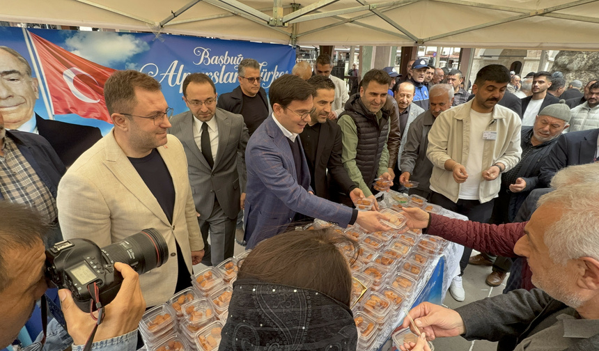 Yazıcıoğlu’ndan Alparslan Türkeş İçin Mevlit ve Lokma İkramı