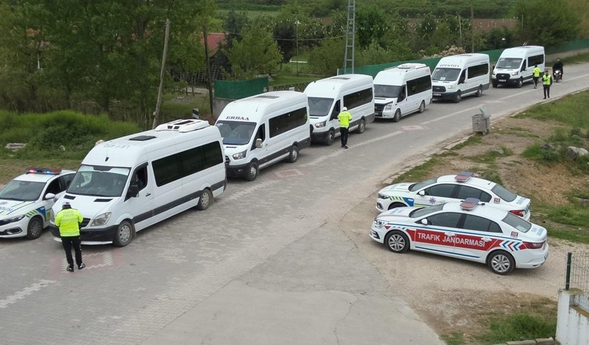 Erbaa’da Öğrenci Güvenliği İçin Sıkı Takip! Okul Servislerine Ceza Yağdı