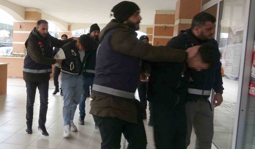 Cinayetle sonuçlanan kavganın sanıkları mahkemede aileye başsağlığı diledi