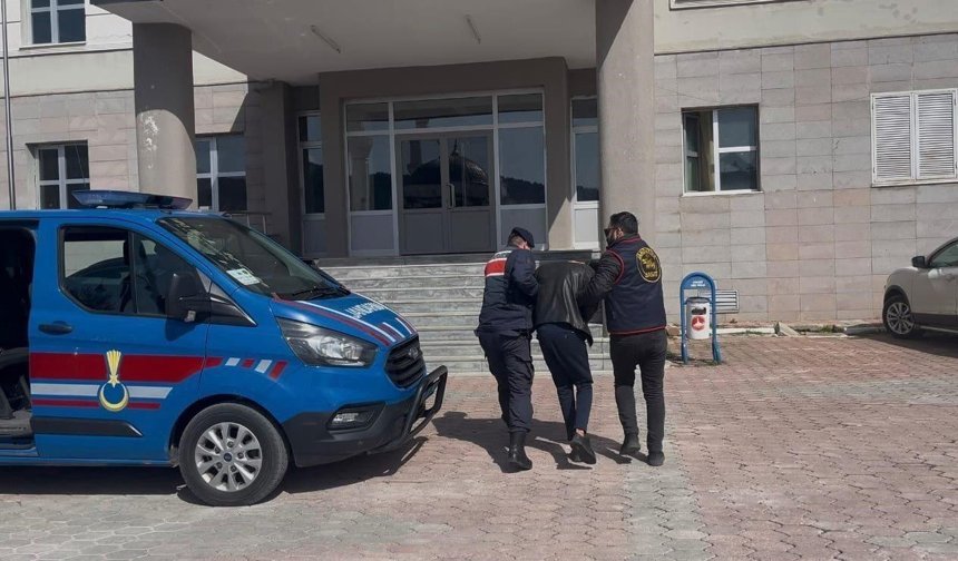 Komiserim yalanıyla 1 milyon TL dolandıran 2 şüpheli tutuklandı