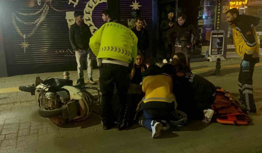 Sinop'ta iki motosiklet çarpıştı: 2 yaralı