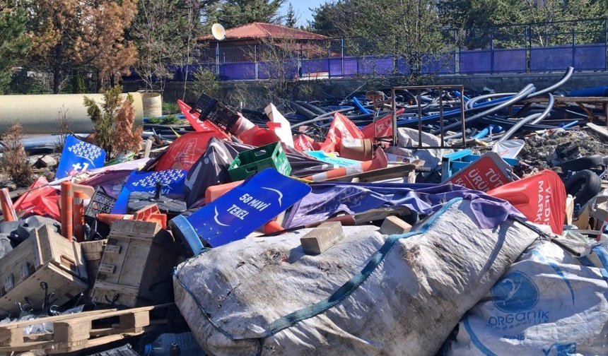 Sivas Belediyesi zabıta ekipleri kaldırım işgallerine göz açtırmıyor