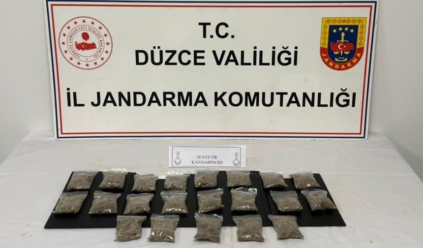 Uyuşturucu maddeleri paketlerken yakalandı