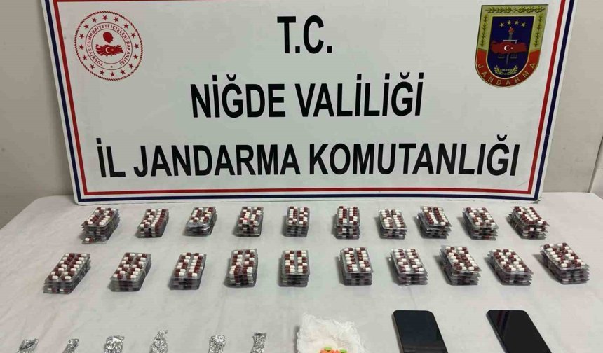 Uyuşturucu operasyonunda çok sayıda sentetik hap ele geçirildi