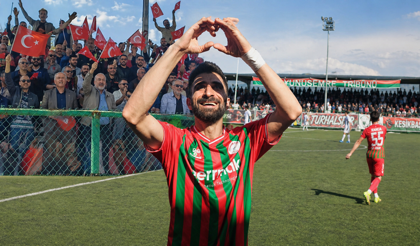 Turhal 60 FSK’ın Play-Off Ateşi Sönmüyor! Tribünde Taraftarlar, Sahada Futbolcular Coştu