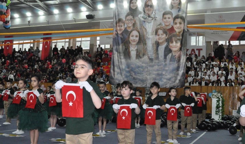 23 Nisan Coşkusu ve Hüzün Bir Arada! Kahramanmaraş’taki Okul Saldırısında Hayatını Kaybedenler Unutulmadı