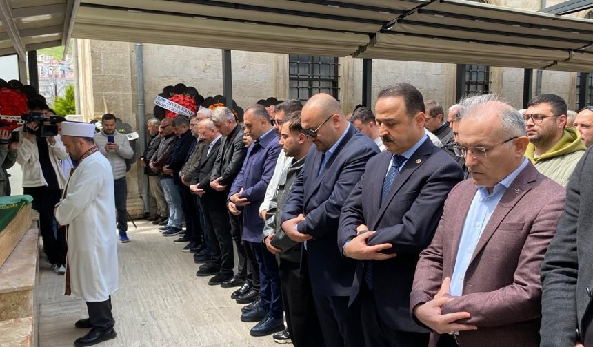 Gazeteci Erdoğan Erişen’in Annesi Son Yolculuğuna Uğurlandı
