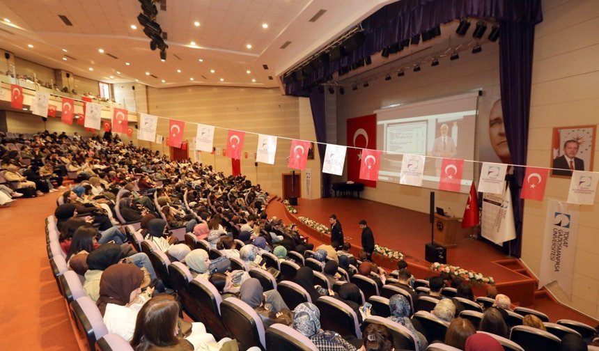 Gençler Geleceğe Hazırlanıyor! TOGÜ’de Bağımlılık Eğitimi