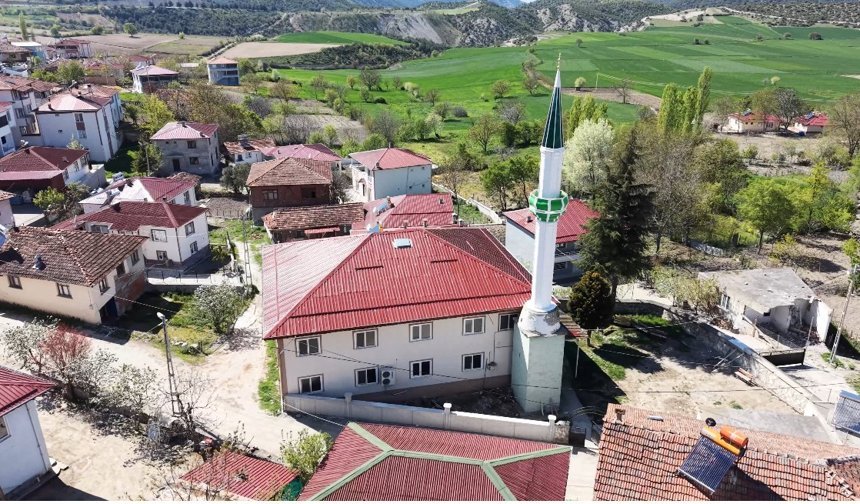 Niksar’da Hasarlı Minare Yıkılarak Yeniden İnşa Edildi