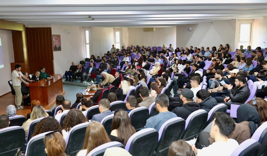 Tokat Gaziosmanpaşa Üniversitesi’nde Balkanların Türk Dış Politikasındaki Rolü Ele Alındı