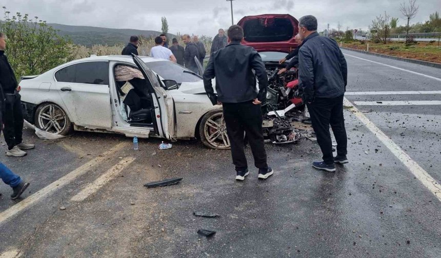 Akşehir'de trafik kazası: 4 yaralı
