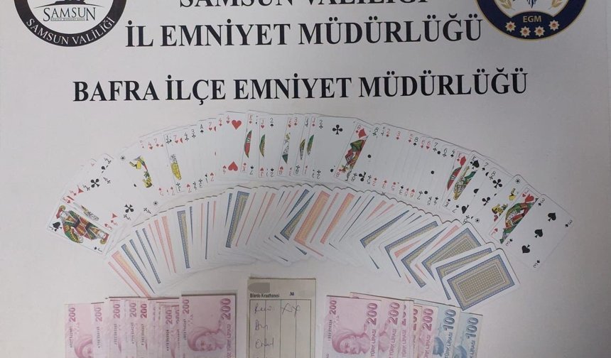 Bafra'da kıraathaneye kumar baskını: 5 kişiye 58 bin TL ceza