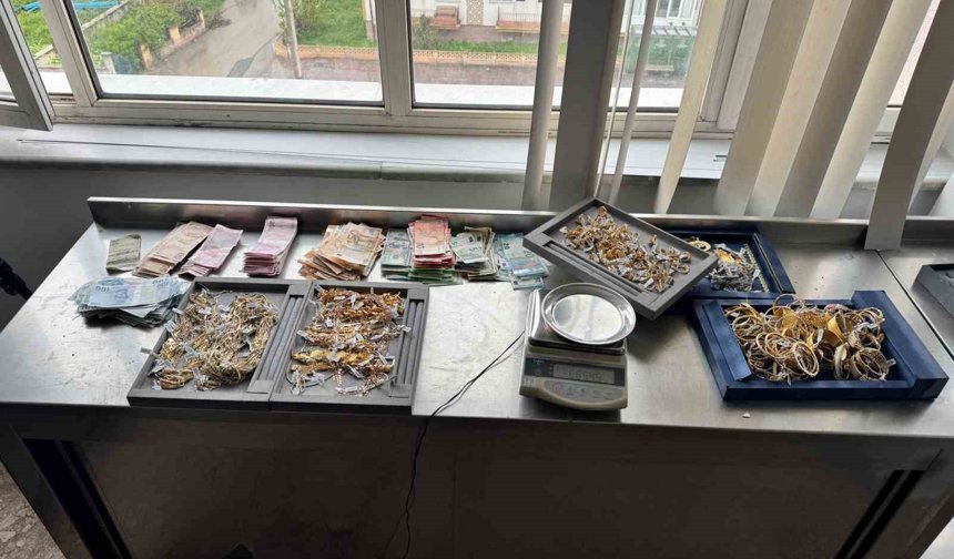Konya'da motosikletlerle kuyumcu soyan 4 şüpheliden 2'si yakalandı