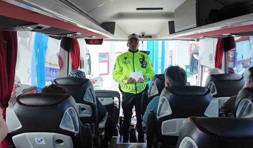 Sinop'ta polisten yolculara 'kemer' uyarısı