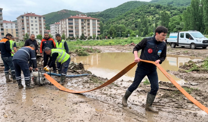 Tokat’ta Sağanak Alarmı! Başkan Yazıcıoğlu Çalışmaları Bizzat Yerinde Yönetti