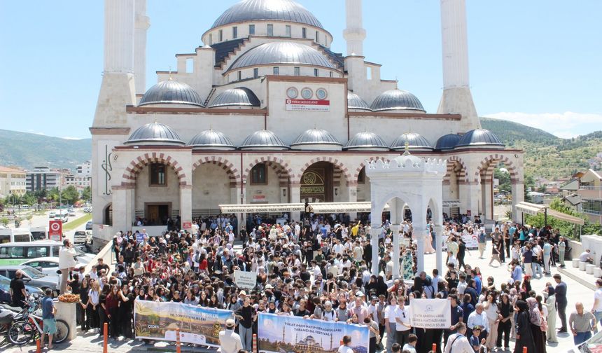 Tokat'ta Dev Projelerin Muhteşem Kapanışı! 1500 Öğrenci Maneviyat ve Kültür Yürüyüşünde Buluştu
