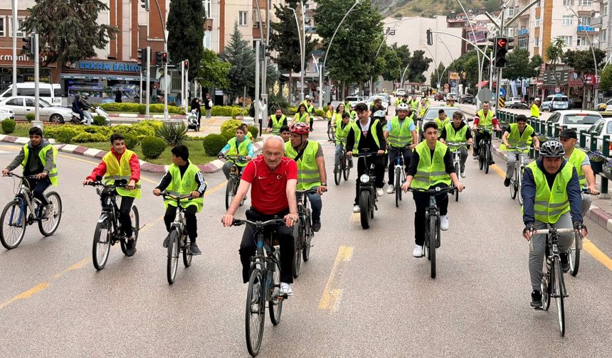 Yeşilay Tokat’ta Bağımlılığa Karşı Pedal Çevirdi! 81 İlle Eş Zamanlı Büyük Coşku
