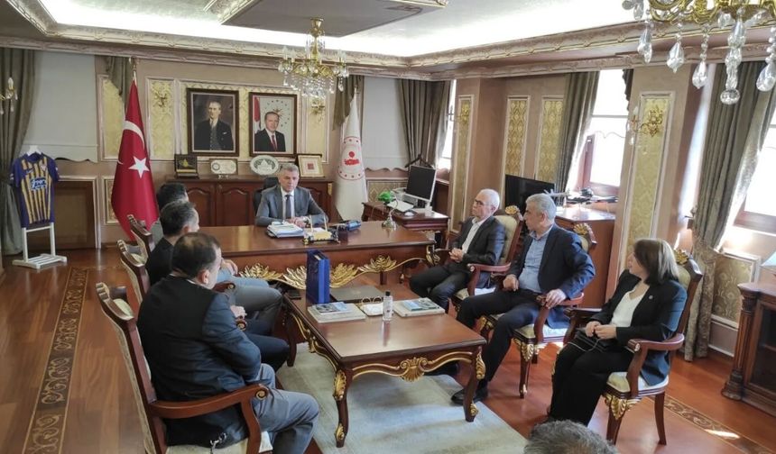 Eyüpsultan Tokatlılar Derneği İlk Resmi Ziyaretini Kaymakam Yurt’a Gerçekleştirdi