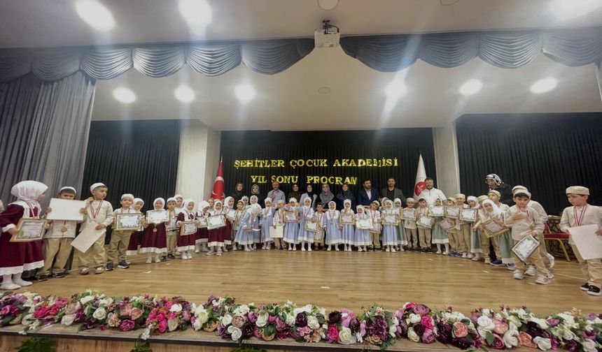 Minik Kalplerden Büyük Başarı! Şehitler Çocuk Akademisi'nde Yıl Sonu Coşkusu