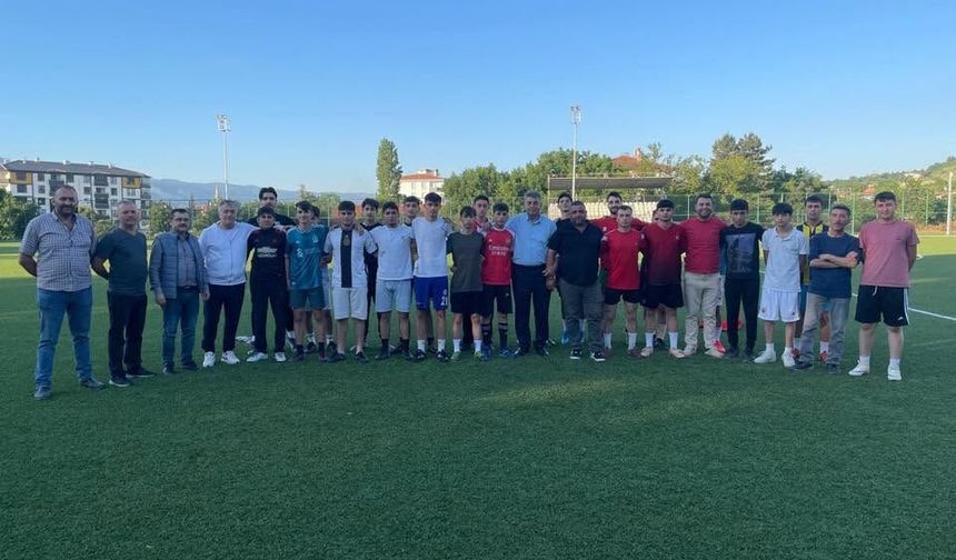 Kat Köyü Spor Sahaya İndi! Yeşil Sahaların Yeni Temsilcisi İlk İdmanıyla Sezona "Merhaba" Dedi