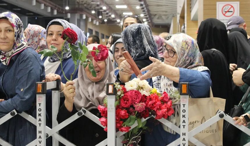 Kutsal Topraklardan Memlekete! Tokatlı Hacılar Dualarla Karşılandı
