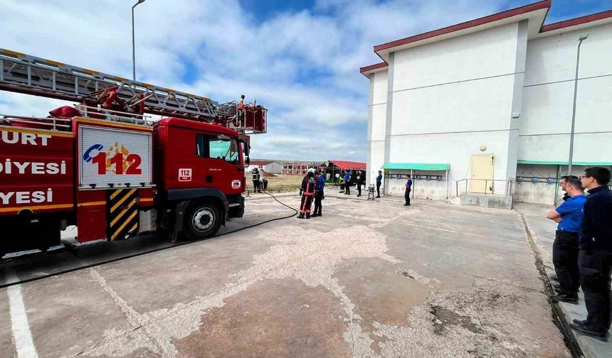 Bayburt Açık Ceza İnfaz Kurumunda yangın tatbikatı yapıldı