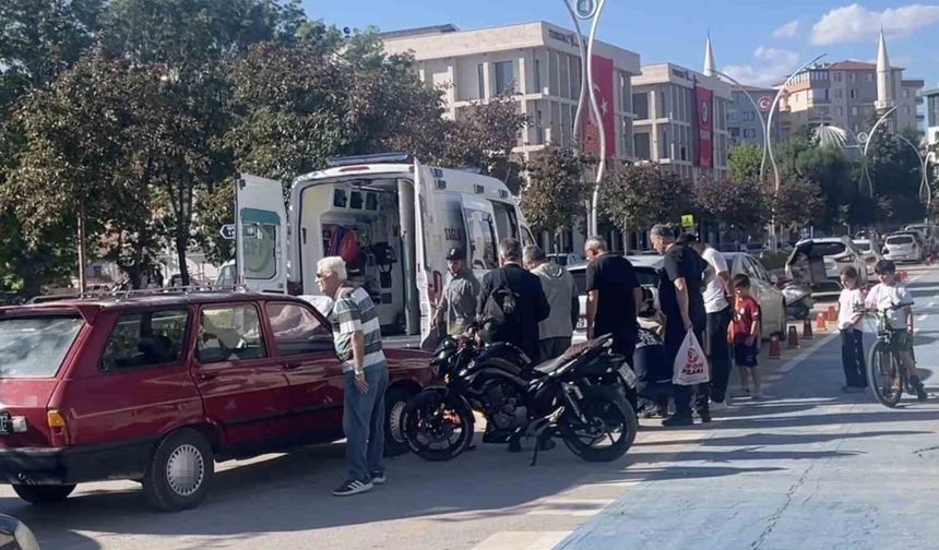 Çorum'da otomobil ile motosiklet çarpıştı: 1 yaralı