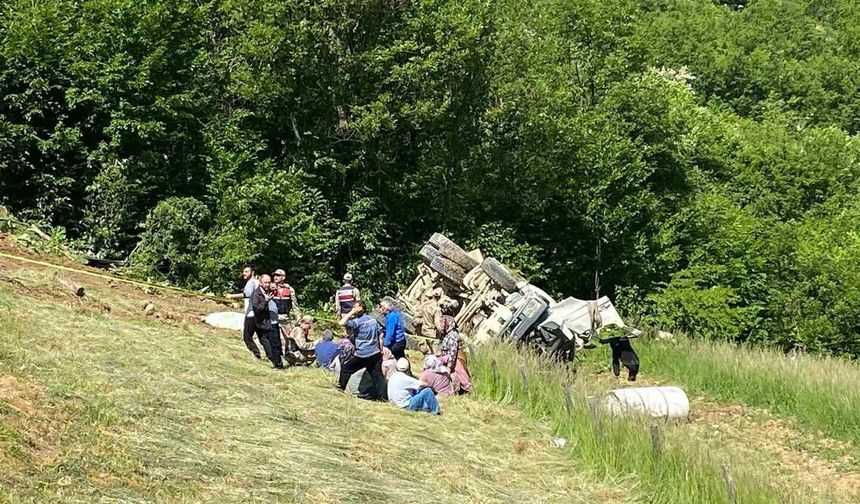 Gümüşhane'de beton mikseri 150 metrelik dik yamaçtan yuvarlandı: 2 ölü, 1 yaralı