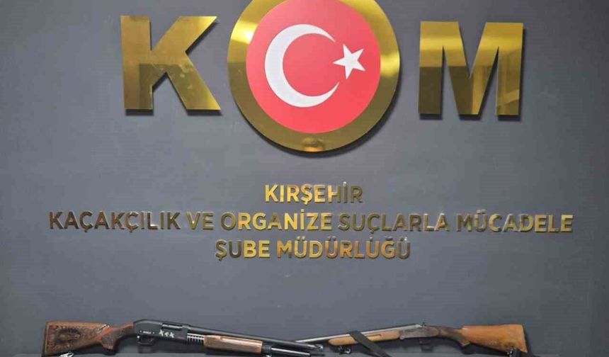 Kırşehir'de, ruhsatsız tüfek ve kaçak içki ele geçirildi