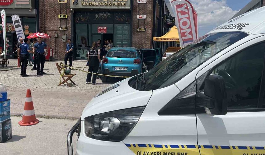 Konya'da kafe kurşunlayan şüpheli aracını bırakarak kaçtı