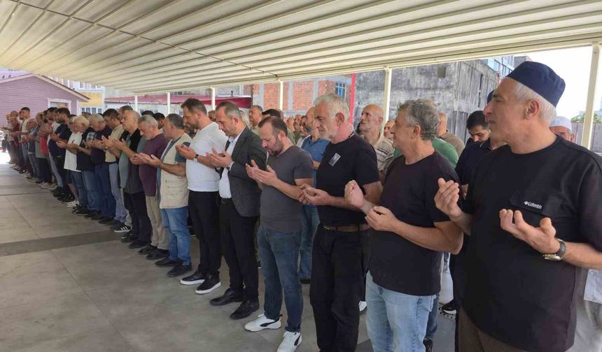 Rize'deki feci kazada hayatını kaybedenler toprağa verildi