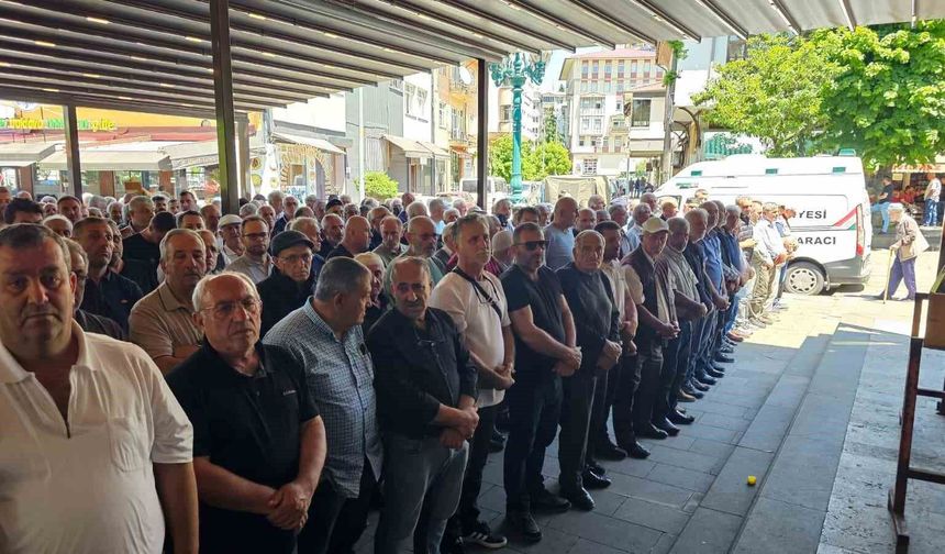 Rize'deki kazada hayatını kaybeden yaşlı çift son yolculuğuna uğurlandı