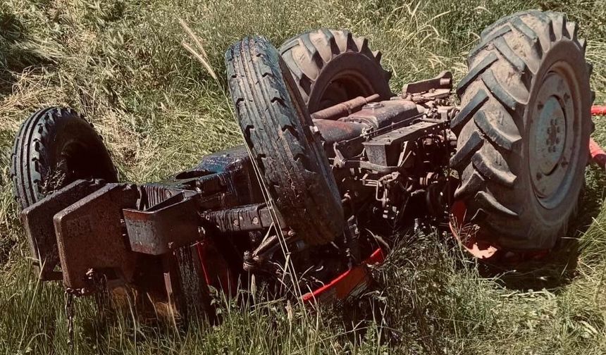 Sivas'ta kontrolden çıkan traktör devrildi: 1 ağır yaralı