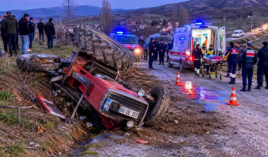 Tokat'ta Traktör Faciası! 17 Yaşındaki Genç Hayatını Kaybetti