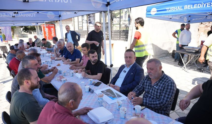 Turhal’da Katılımcı Belediyecilik! Başkan Ural Esnafla Aynı Sofrada Buluştu